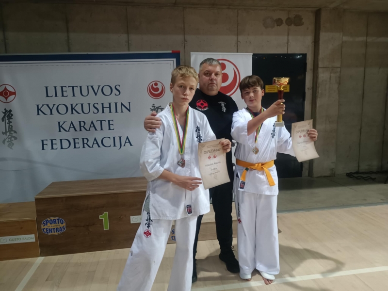 Jurbarko karatistų i&scaron;kovoti medaliai Lietuvos kyokushin karate taurės varžybose