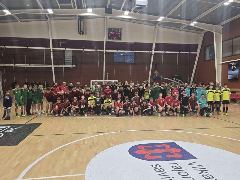 Puikus Jurbarko sporto centro futbolininkų žaidimas Vilkavi&scaron;kyje