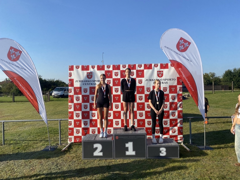 Jurbarko rajono vaikų ir jaunučių lengvosios atletikos atviro čempionato akimirkos